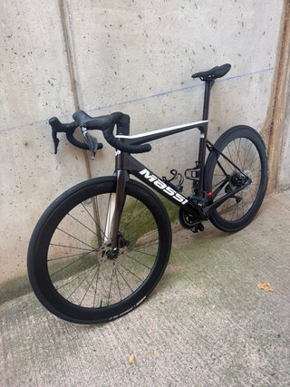 Massi Arrow Race carbono. Talla M