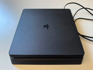 PS4 Slim 500GB Negra + Mando + Juegos