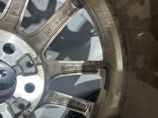 4 Llantas y Neumáticos BMW