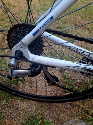 BH  DE ALUMINIO    Bicicleta de carretera