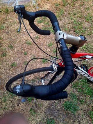 BH  DE ALUMINIO    Bicicleta de carretera