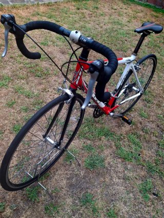 BH  DE ALUMINIO    Bicicleta de carretera