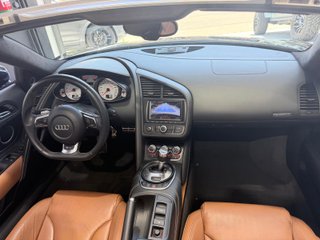 AUDI R8 Spyder 5.2 FSI quattro V10