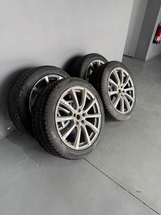 4 Llantas y Neumáticos BMW