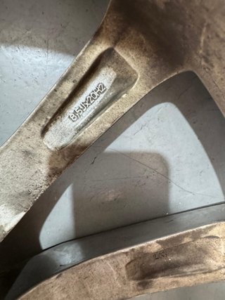 4 Llantas y Neumáticos BMW