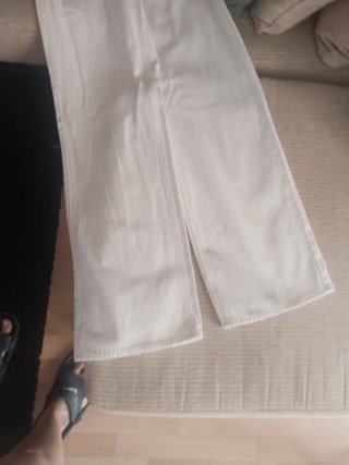 Pantalón blanco Stradivarius T.38,llevados 1 vez