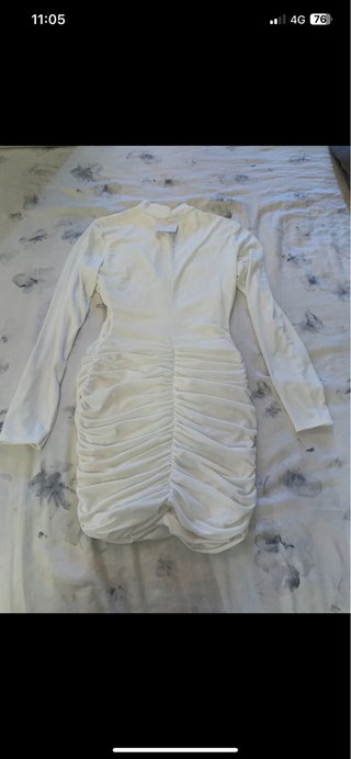 Vestido Nanai blanco manga larga fruncido