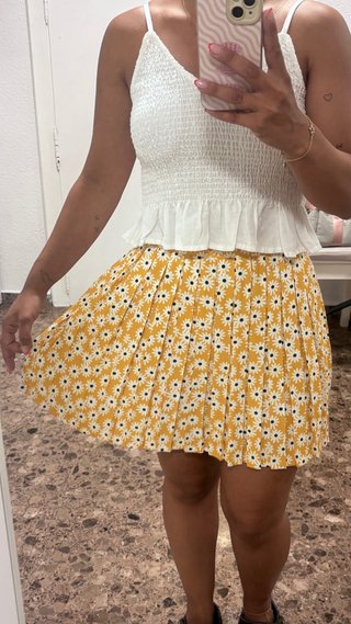 Falda Zara plisada estampado floral