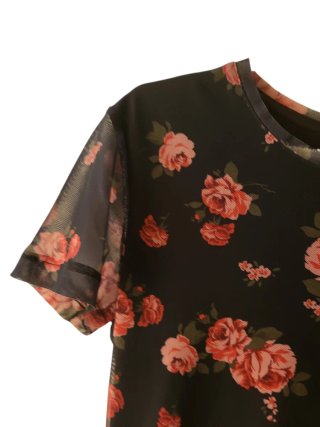 Vestido negro con flores rosas