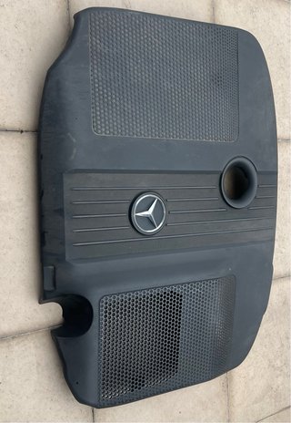 Tapa motor Mercedes ñ W204 W207 W212 A6510101167