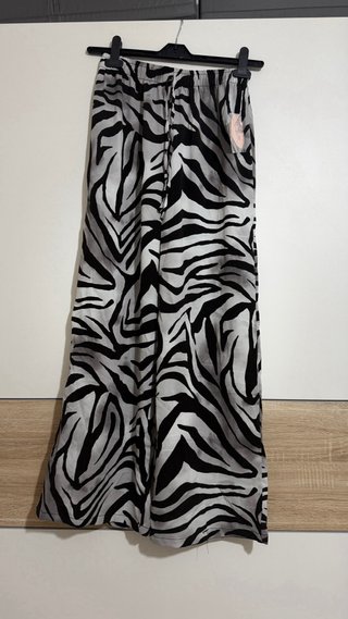 Pantalón ancho estampado cebra