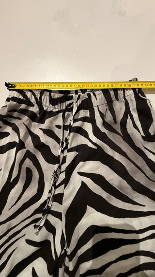 Pantalón ancho estampado cebra