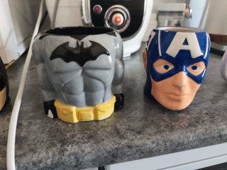 Tazas Superhéroes Batman y Capitán América