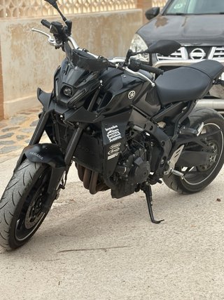 Yamaha MT-09 Negra