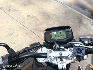 BMW G310R 2017 Negra y Blanca