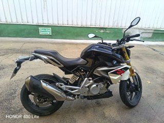 BMW G310R 2017 Negra y Blanca