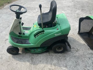 Cortacésped Viking con recogedor