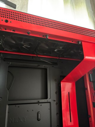 Caja NZXT H710 Negra y Roja