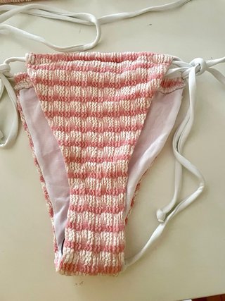 Bikini texturizado rosa y blanco