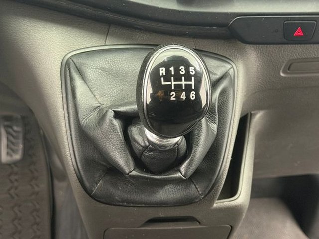 Ford Transit Custom 2.0 TDCI 77 KW 320 AMBIENCE KOMBI SWB (105cv)