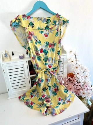 Peto  corto floral Pull and Bear Talla S