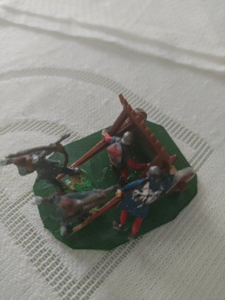 Figuras asalto castillo