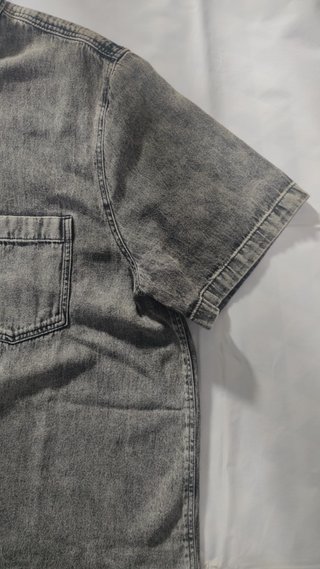 CAMISA H&M DIVIDED TEJANA GRIS TALLA XL NUEVA