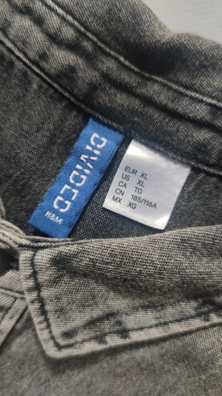 CAMISA H&M DIVIDED TEJANA GRIS TALLA XL NUEVA