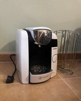 Cafetera Bosch Tassimo + soporte para cápsulas