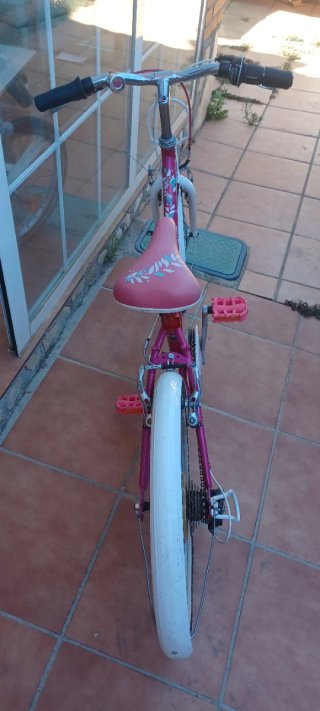 Bicicleta infantil rosa B'Twin