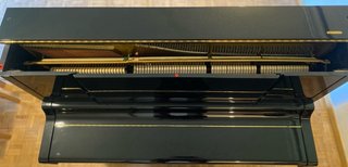 Piano Vertical Yamaha YUX (1982)