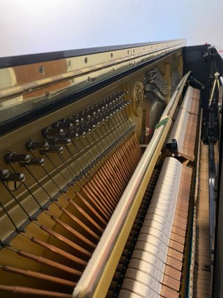 Piano Vertical Yamaha YUX (1982)