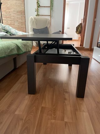 Mesa comedor abatible.