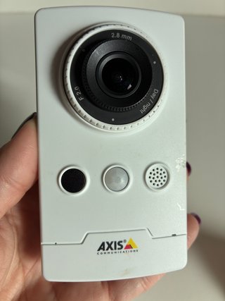 Axis M1065-LW Cámara de Red