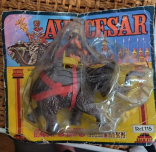 Far-Boys Ave Cesar Figura Elefante