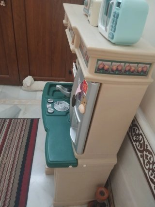 Cocinita de juguete con accesorios