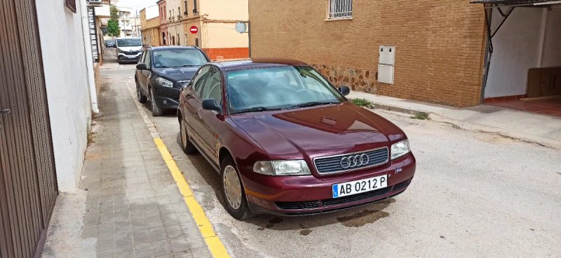Audi A4 1996 - foto 1