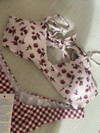Bikini floral y cuadros talla L nuevo
