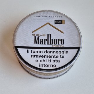 Latta Marlboro Gold Fine Cut Tobacco vintage
