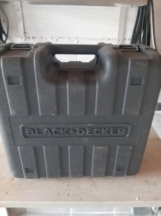 Fresadora Black+Decker 1200W + 6 fresas