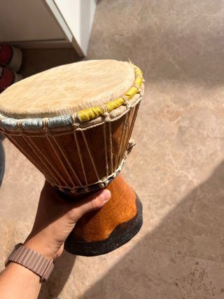 Tambor africano hecho a mano