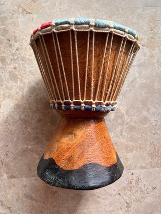 Tambor africano hecho a mano