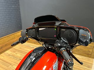 Harley-Davidson Street Glide CVO 121