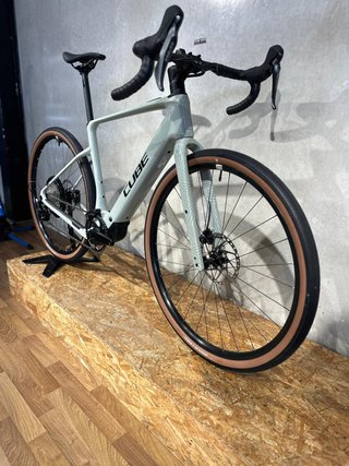 CUBE NUROAD HYBRID C:62 RACE 400X 2026