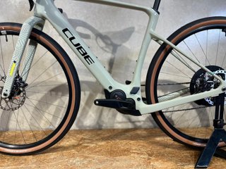 CUBE NUROAD HYBRID C:62 RACE 400X 2026