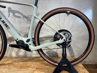 CUBE NUROAD HYBRID C:62 RACE 400X 2026