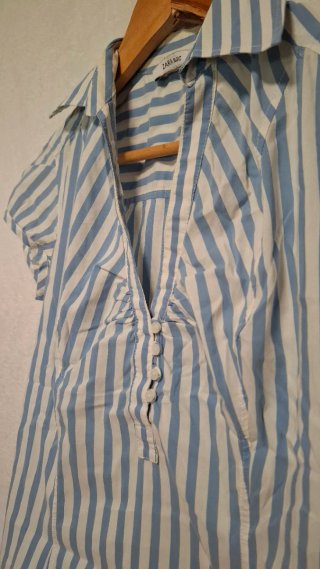 Blusa rayada azul y blanca