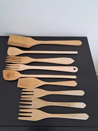 Lote cubiertos de madera