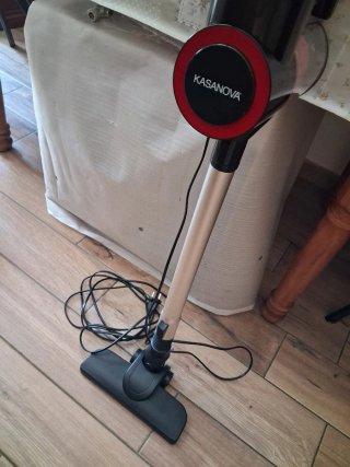 Aspirapolvere Kasanova nero e rosso