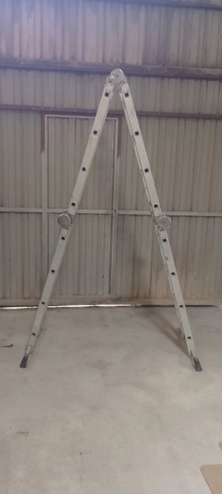 Escalera aluminio articulada
